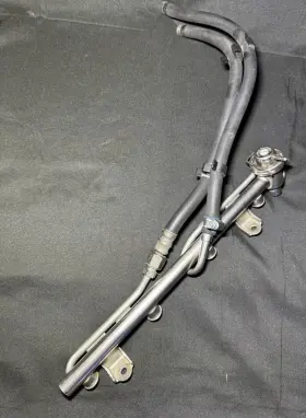 Audi 06b 133 681 Fuel Injector Rail 01-05 Vw Passat B5.5 A4 B5 1.8t - Genuine