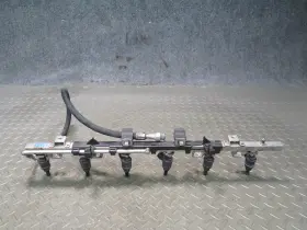 11787524008 Bmw 04-06 E46 330ci M54 Engine Fuel Rail W Injector Set Oem