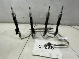 120504-156 Bmw 2013 X3 Gasoline Engine Fuel Injection Rail Oem