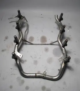 13531432530 Bmw E39 5-series 540i V8 4.4l Fuel Rail And Injectors 1999-2003 Used Oem