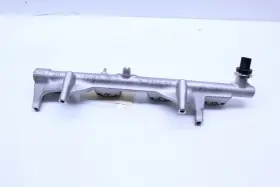 13537639979-23128 Bmw 2016-2019 X1 F48 B46 2 Fuel Injector Rail