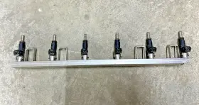 7542541 Bmw 2007 E60 530i Fuel Injector Rail With Injectors Oem