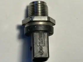 0281002937 Bosch Fuel Rail High Pressure Sensor Diesel Oil