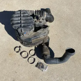 0438100114 Bosch Volvo 240 Turbo Original Air Box And Fuel Distributor Complete 242 244
