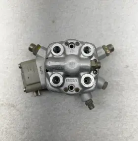 0438101004 Bosch 84-93 Mercedes Benz W201 190e 2.3l 4 Cylinder Fuel Distributor