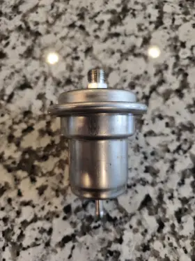 0438170035 Bosch 84-93 Fuel Accumulator For Mercedes W201 190e 300e 260e 300se W124 W126