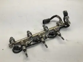 Cadillac 322.gm6k13 12 13 14.cadillac Ats Luxury 3.6l Awd At Left Fuel Rail With Injectors B