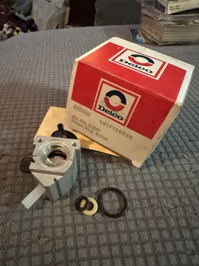 17112255 Delco Gm Nos 1998 1990 Pontiac Chevy Buick Olds 2.3 Fuel Pressure Regulator Oem