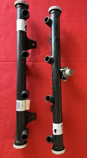 17113695 Delphi 12602113 General Motors Fuel Injector Rail Set With Pressure Regulator For Chevy Gmc 01-07