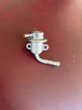 195300-2120 Denso Mazda Rx-7 Fd Fd3s 13b Rew Fuel Pressure Regulator Fpr