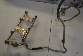 12575453 Factory/oem 2005-09 Chevy Equinox 3.4l Fuel Injection Rail With Connecting Line