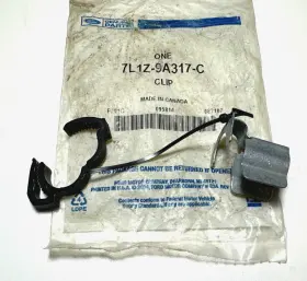 7l1z-9a317-c Ford 7l1z9a317c Genuine Fuel Line Clip