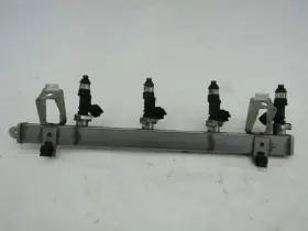 Be8z9d280b Ford 2014-2017 Fiesta 1.6l Fuel Gas Injecter Injector Regulator Rail Line Pipe