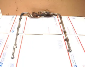 F7ue-9f792-dc Ford 2004 E250 E350 Van 6.8l V10 Fuel Injector Rail 2 Valve Econoline Oem