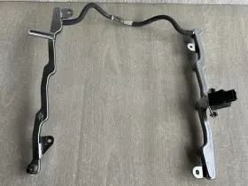 Xr3e-9f792-hd Ford F8az-9f792-aa 1999-2004 Mustang Gt 4.6 2v Genuine Oem Chrome Fuel Rail