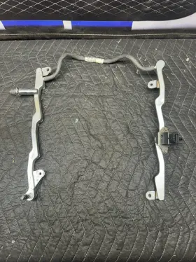 Xr3e-9f792-hd Ford 1999-2004 Mustang Gt 4.6l 2v Sohc V8 Returnless Fuel Rail Oem