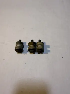 97236713 General Motors 97236710 2001-2005 6.6l Lb7 Lly Duramax Ficm Bushing/washer/bolt Set