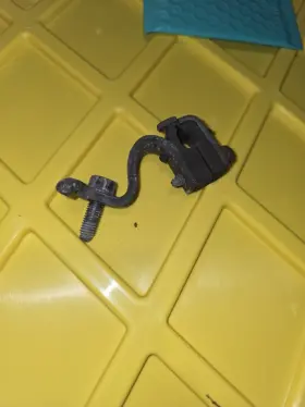 97367135 General Motors 04.5 05 Lly Duramax Bracket Fuel Injection Return Hose Mount Bolts