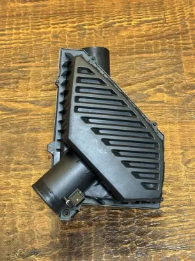 1158332s01 Gm Oem 2017-2022 Acadia Blazer Xt5 Engine Air Cleaner Intake Filter Housing Box