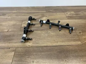 12570698 Gm 17204504 2003 Gmc 6.0l Engine Fuel Injector Rail Left And Right Side Oem