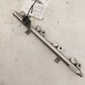 Hyundai 943.hy1w16 Veloster Fuel Rail Injection Injector Mount Bar 1.6 2017 2016 2015 2014