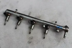 Bb5e-9f797-bc Jaguar 2013 Xf Fuel Injectors With Rail 2.0l