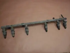83183843 Jeep 96-98 4.0 Fuel Rail With Injectors For Cherokee Xj Grand Zj