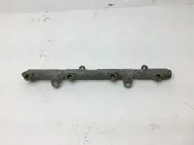 146h Lexus Sc430 Right Passenger Fuel Injector Rail 02 03 04 05 06 07 08 09 10 Y