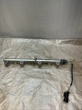 129140365 Maserati 14-20 Quattroporte 3.0 302kw Left Fuel Rail Main Line Pipe