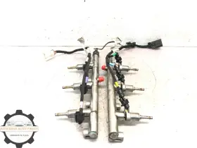 296210 Maserati 2014-2020 Quattroporte 3.0l V6 Engine Fuel Rail Line With Injectors Oem