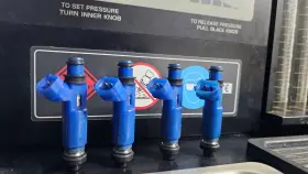 195500-3030 Mazda Asnu Certified Daihatsu Mx5 Miata Pajero 626 323 Fuel Injector