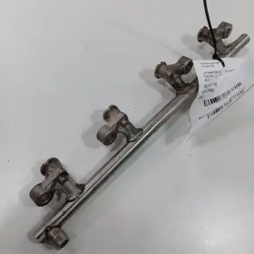 943.mz1116 Mazda Cx-3 2.0 Fuel Rail Injection Injector Mount Bar 2016 2017 2018 Oem