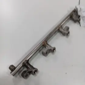 943.mz1215 Mazda Cx-5 2.5 Fuel Rail Injection Injector Mount Bar 2016 2015 2014 2013