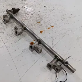 943.mz1216 Mazda Cx-5 2.5 Fuel Rail Injection Injector Mount Bar 2013 2014 2015 2016