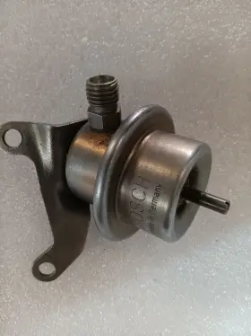 0280161012 Mercedes Benz 000 078 06 92 107 380sl 380sel 380se 380slc 500sl 500slc Fuel Pressure Regulator