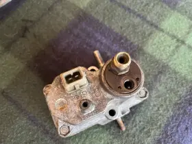 0438140 Mercedes-benz R107 C107 380sl 450sl Fuel Injector Warm Up Regulator 0438140 Mercedes-benz R107 C107 380sl 450sl Fuel Injector Warm Up Regulator