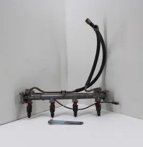 1110702195 Mercedes-benz 1998 C230 W202 2.3l L4 Gas Fuel Injection Rail With Injector Oem