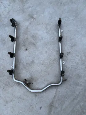 1130700995 Mercedes-benz 03-08 W215 Cl55 Sl55 S55 Amg Fuel Injection Rail Line With Injectors Oem
