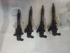 322.mshl06 Misubishi 2006 Mitsubishi 4.9 Set Of 4 Fuel Injectors 12833469