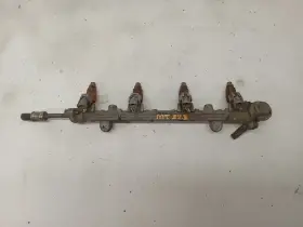 322-60778 Mitsubishi 1997 - 2000 Mirage Fuel Injector Rail With Injectors Oem