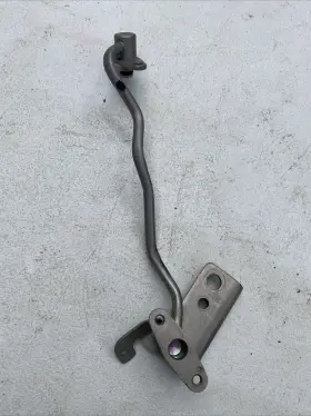 17520-ey00a Nissan 09-19 370z G37 Vq37vhr Fuel Gas Pipe Tube Connects To Rail Bracket
