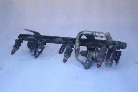 322-59740 Porsche 1985 944 Fuel Injectors With Rail Ramp