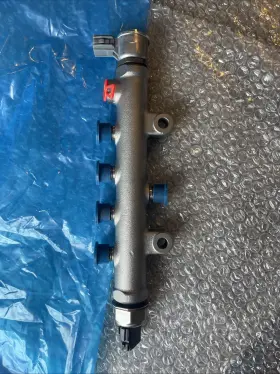 1j508-50602 Quenpenge 1j508-50600 Common Fuel Rail - Kubota Engine V3800 Loader Svl95-2s