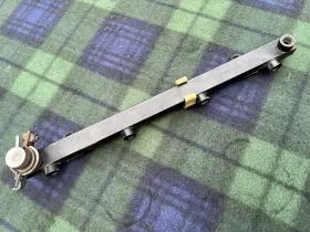 885698 Saab 9000 2.3l Fuel Rail