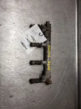 322-05363 Saturn Fuel Injection Rail With Injectors 2.2l Fits 2004 Ion 1158346
