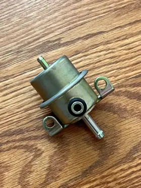 Pr80 Standard Motor Products Fuel Injection Pressure Regulator 2.5 Bar