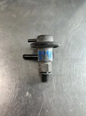 322-59909 Toyota Fuel Injection Parts Pressure Regulator Fits 93-98 Land Cruiser 571945