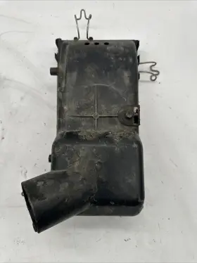 049133843 Volkswagen Vw Cabriolet Mk1 Lower Air Filter Cleaner Airbox