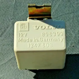 Volvo 1347603 1987 240 / 244 Fuel System Master Relay Oem