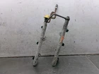 99 - 03 Lexus RX300 Fuel Rail With Injector Used. Price: $79.16.